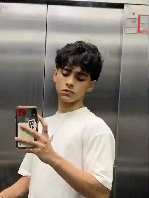 <em>Juan Manuel R.</em>